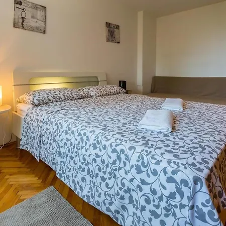 Studio In 39226 Apartment